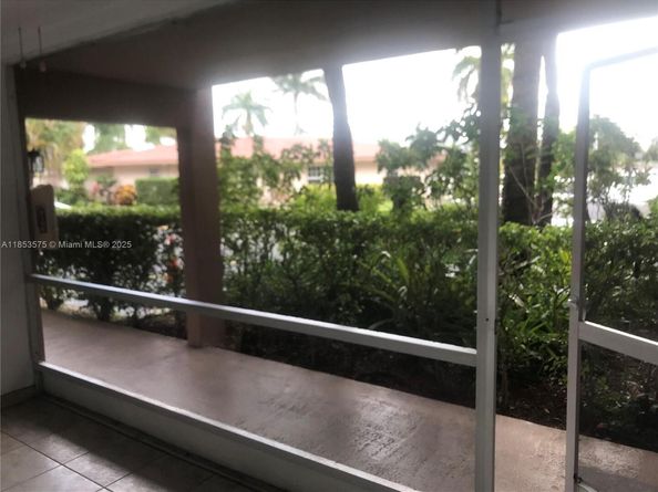 501 Blue Heron Dr 110A, Hallandale Beach FL 33009