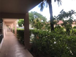 501 Blue Heron Dr 110A, Hallandale Beach FL 33009