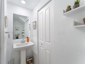 1061 NW 208th Ter, Miami Gardens FL 33169