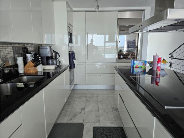 2950 NE 188th St 501, Aventura FL 33180