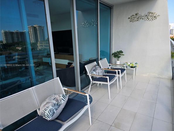 2950 NE 188th St 501, Aventura FL 33180