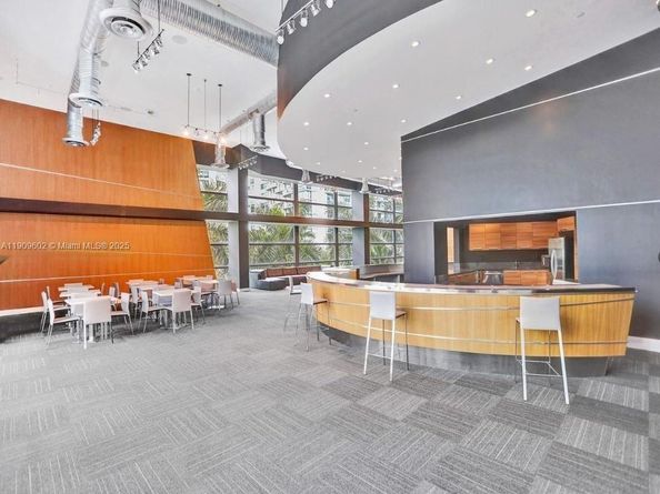 2950 NE 188th St 501, Aventura FL 33180