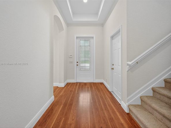 2025 Harbor View Cir, Weston FL 33327