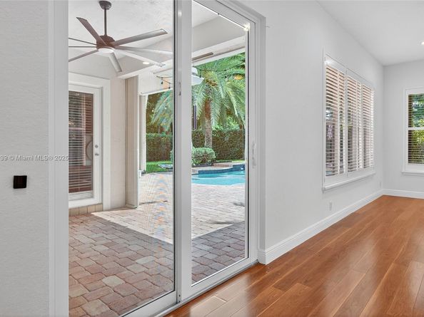 2025 Harbor View Cir, Weston FL 33327