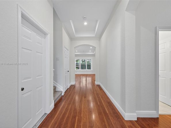 2025 Harbor View Cir, Weston FL 33327