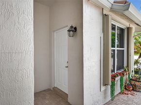 2025 Harbor View Cir, Weston FL 33327