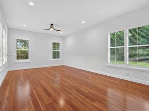 2025 Harbor View Cir, Weston FL 33327