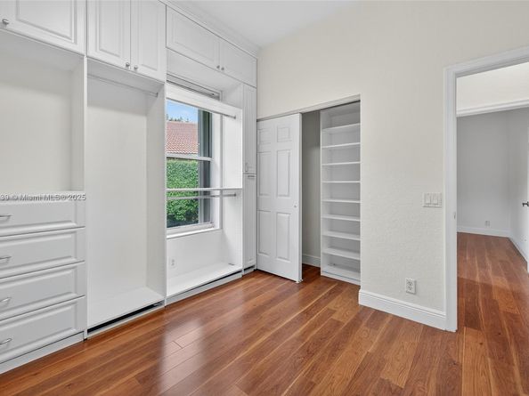 2025 Harbor View Cir, Weston FL 33327