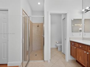 2025 Harbor View Cir, Weston FL 33327
