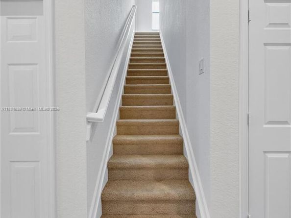 2025 Harbor View Cir, Weston FL 33327