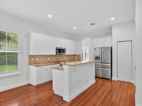 2025 Harbor View Cir, Weston FL 33327