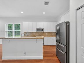 2025 Harbor View Cir, Weston FL 33327