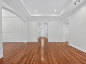 2025 Harbor View Cir, Weston FL 33327