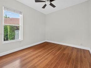 2025 Harbor View Cir, Weston FL 33327