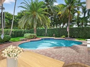 2025 Harbor View Cir, Weston FL 33327