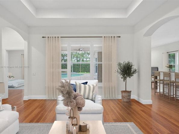 2025 Harbor View Cir, Weston FL 33327