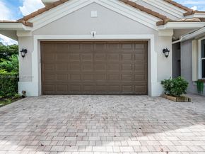 2025 Harbor View Cir, Weston FL 33327