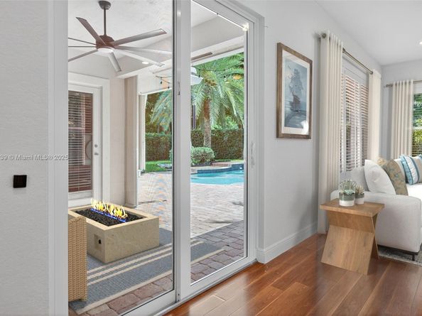 2025 Harbor View Cir, Weston FL 33327