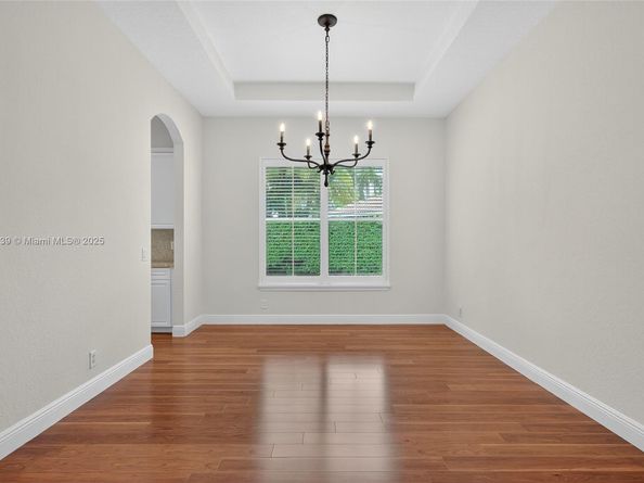 2025 Harbor View Cir, Weston FL 33327
