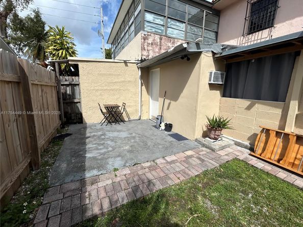 3806 SW 84th Ave 17E, Miami FL 33155