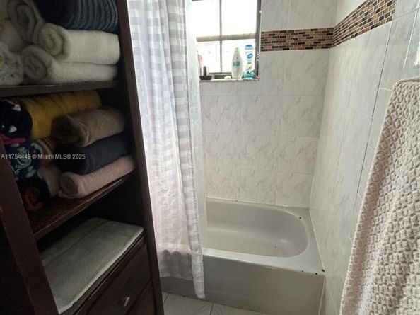 3806 SW 84th Ave 17E, Miami FL 33155