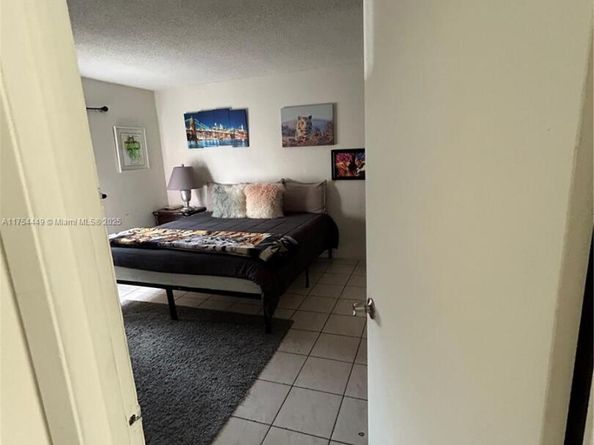 3806 SW 84th Ave 17E, Miami FL 33155