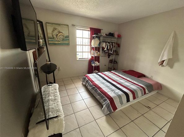 3806 SW 84th Ave 17E, Miami FL 33155