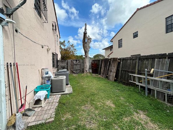 3806 SW 84th Ave 17E, Miami FL 33155