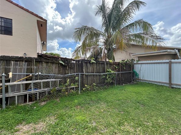 3806 SW 84th Ave 17E, Miami FL 33155