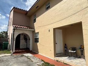 3806 SW 84th Ave 17E, Miami FL 33155