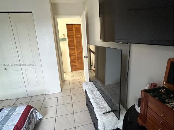 3806 SW 84th Ave 17E, Miami FL 33155