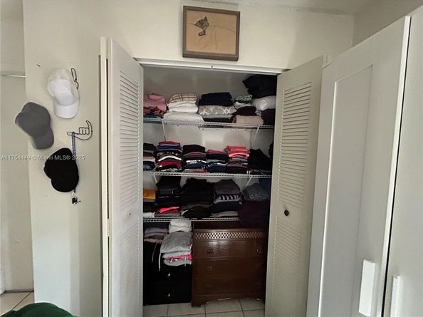 3806 SW 84th Ave 17E, Miami FL 33155