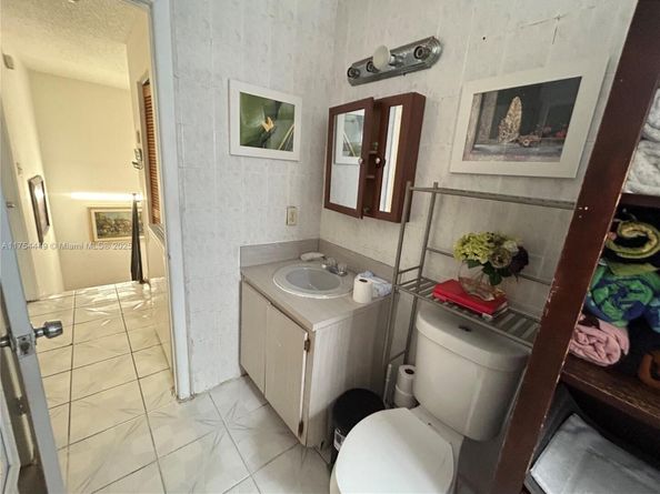 3806 SW 84th Ave 17E, Miami FL 33155