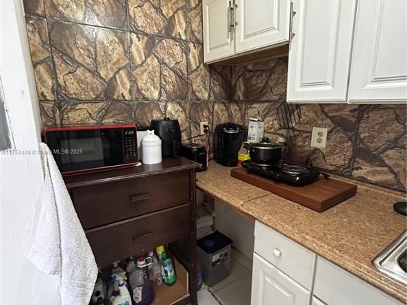 3806 SW 84th Ave 17E, Miami FL 33155