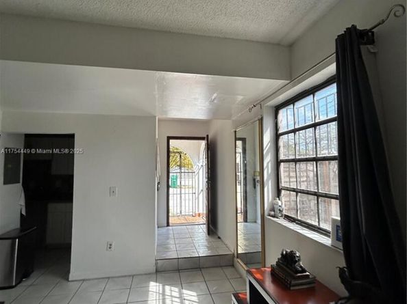 3806 SW 84th Ave 17E, Miami FL 33155