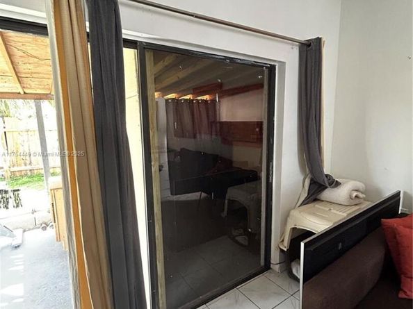 3806 SW 84th Ave 17E, Miami FL 33155