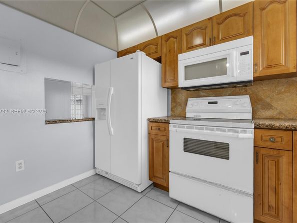 8280 Sunrise Lakes Blvd 301, Sunrise FL 33322