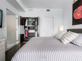 90 SW 3rd St 2116, Miami FL 33130