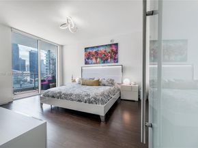90 SW 3rd St 2116, Miami FL 33130