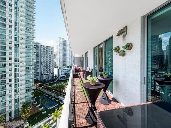 90 SW 3rd St 2116, Miami FL 33130