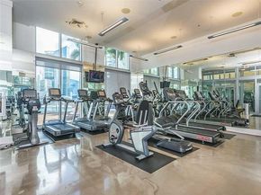 90 SW 3rd St 2116, Miami FL 33130