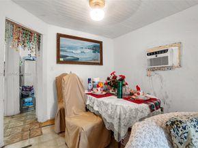 1733 NW 66th St, Miami FL 33147