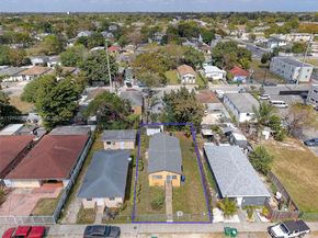 1733 NW 66th St, Miami FL 33147