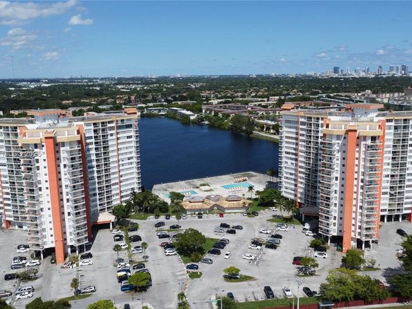 1351 NE Miami Gardens Dr 511E, Miami FL 33179