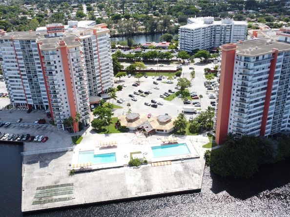 1351 NE Miami Gardens Dr 511E, Miami FL 33179