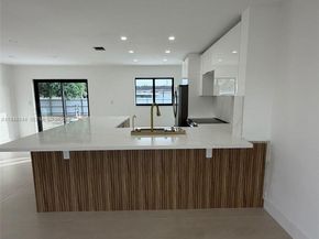 4872 NW 171st Ter, Miami Gardens FL 33055