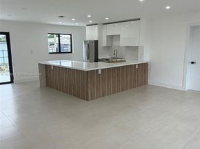 4872 NW 171st Ter, Miami Gardens FL 33055