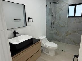 4872 NW 171st Ter, Miami Gardens FL 33055