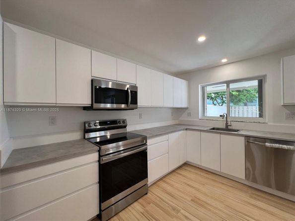 8111 SW 81st Pl, Miami FL 33143