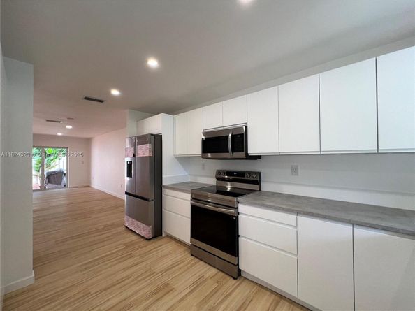 8111 SW 81st Pl, Miami FL 33143